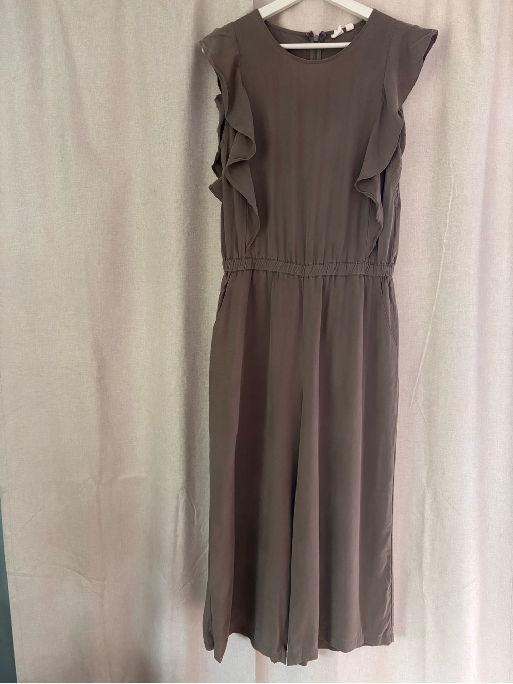 GAP Taupe Tencel Wide Leg Jumpsuit Ruffle Sleeve Size Small